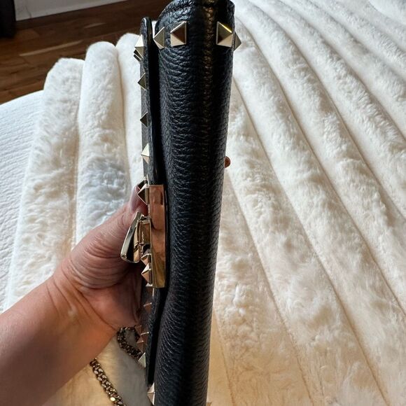 Valentino Garavani Rockstud small grainy leather handbag - Picture 5 of 15